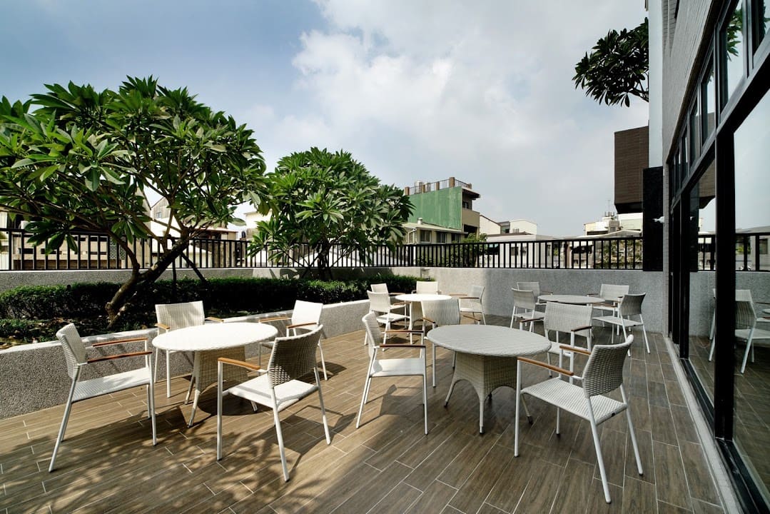 俊傑館（全齡養生宅）